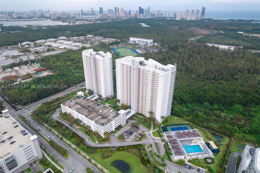 Real estate property located at 15051 Royal Oaks Ln #1203, Miami-dade, The Oaks I Condo, North Miami, FL