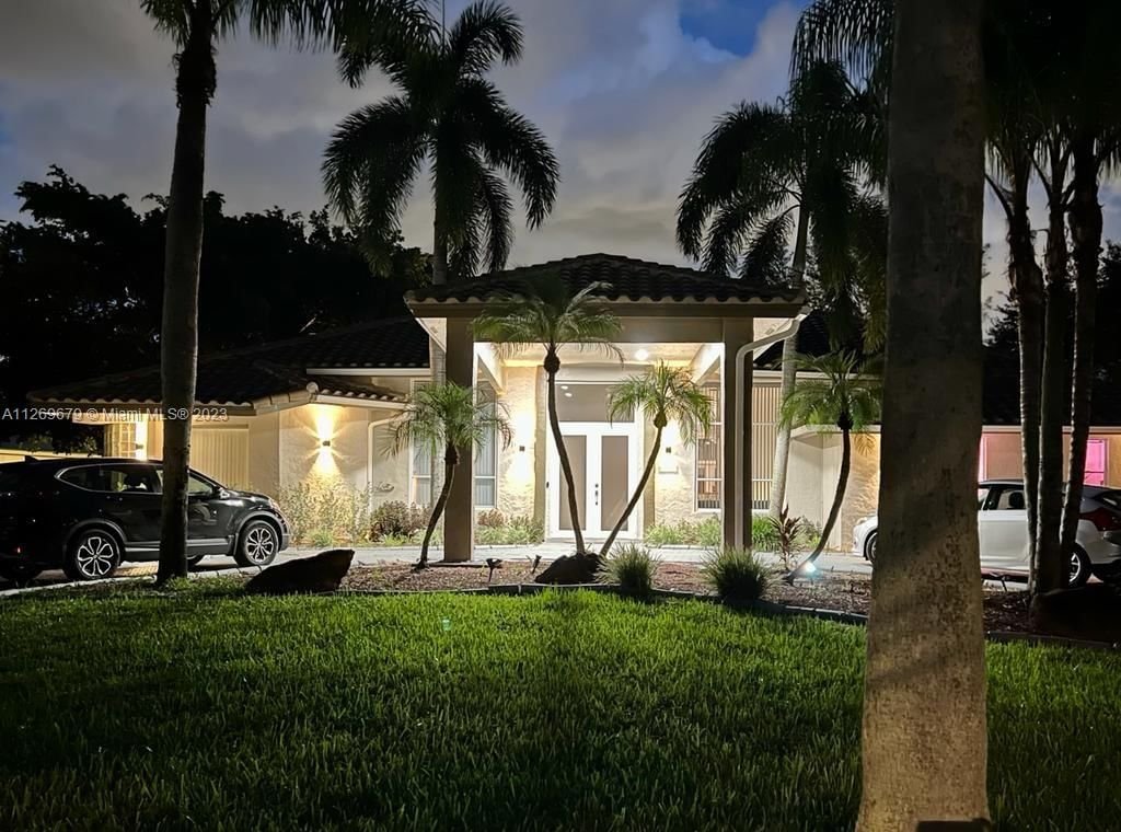 Real estate property located at 6110 Falconsgate Ave, Broward County, Davie, FL