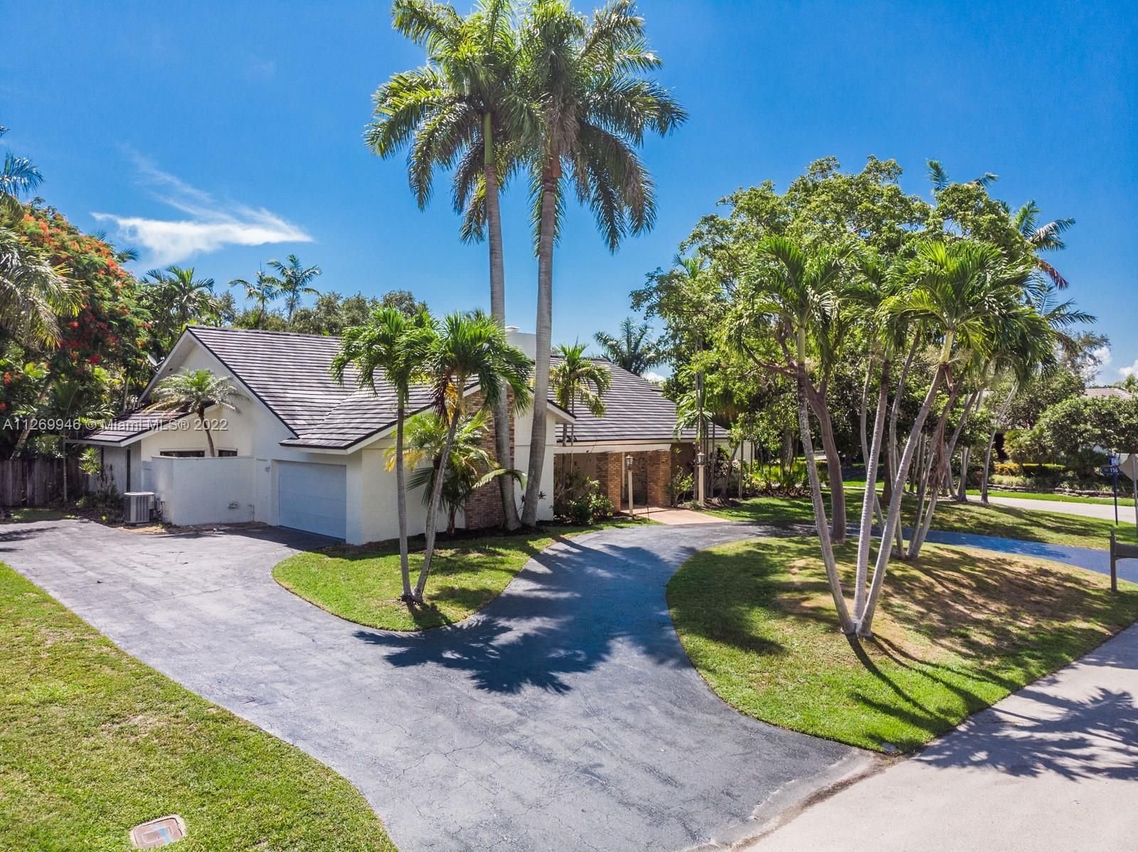 Real estate property located at 15505 74th Ct, Miami-Dade County, Palmetto Bay, FL