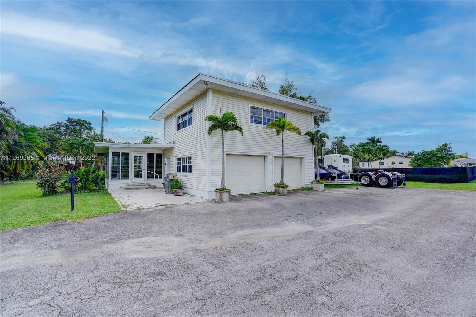 Real estate property located at 5575 64th Ave, Broward County, Davie, FL