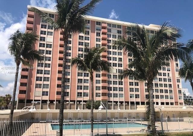 Real estate property located at 2899 Collins Ave #19, Miami-Dade County, TRITON TOWER CONDO, Miami Beach, FL