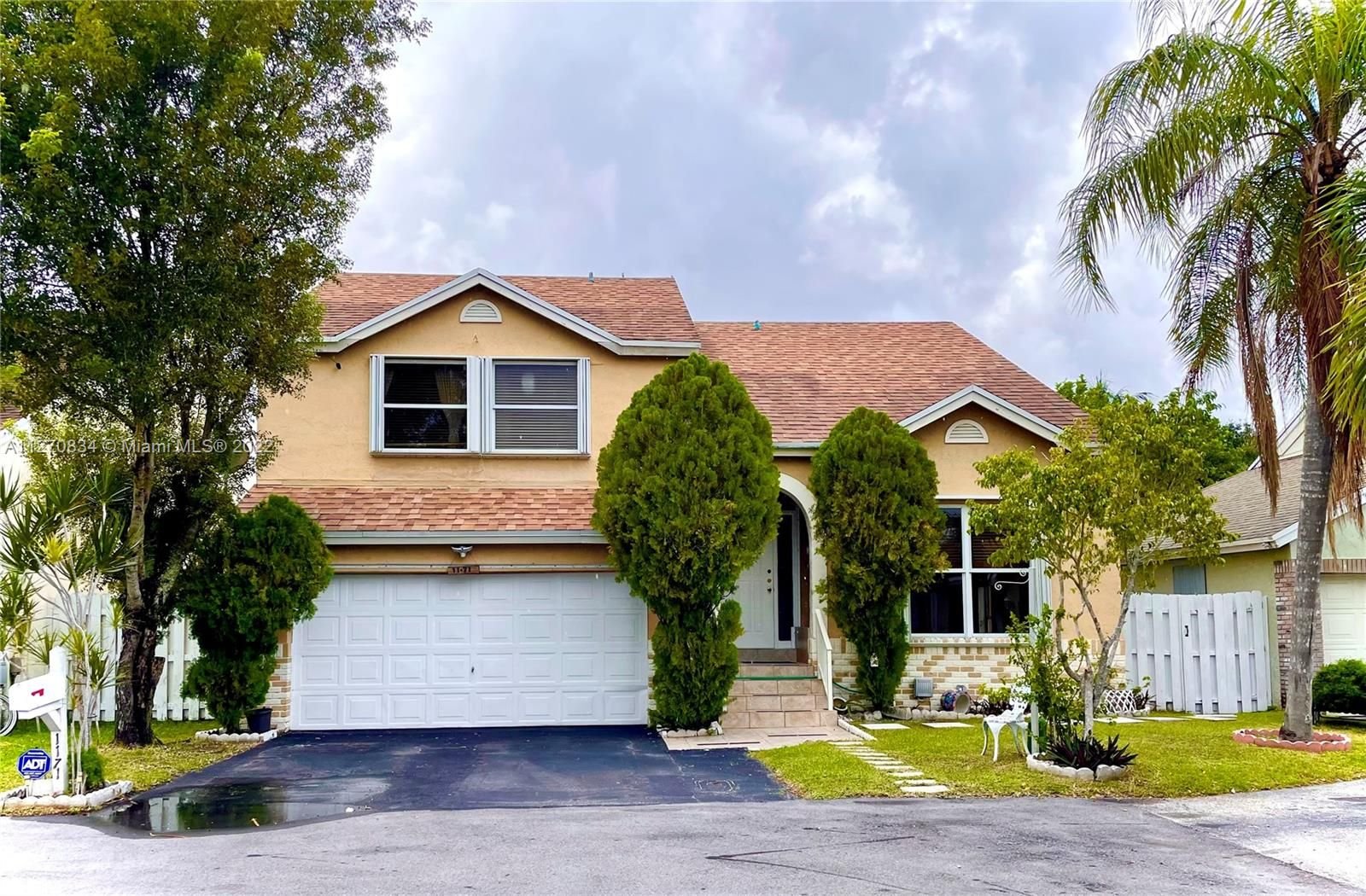 Real estate property located at 1171 109th Ln, Broward County, Davie, FL