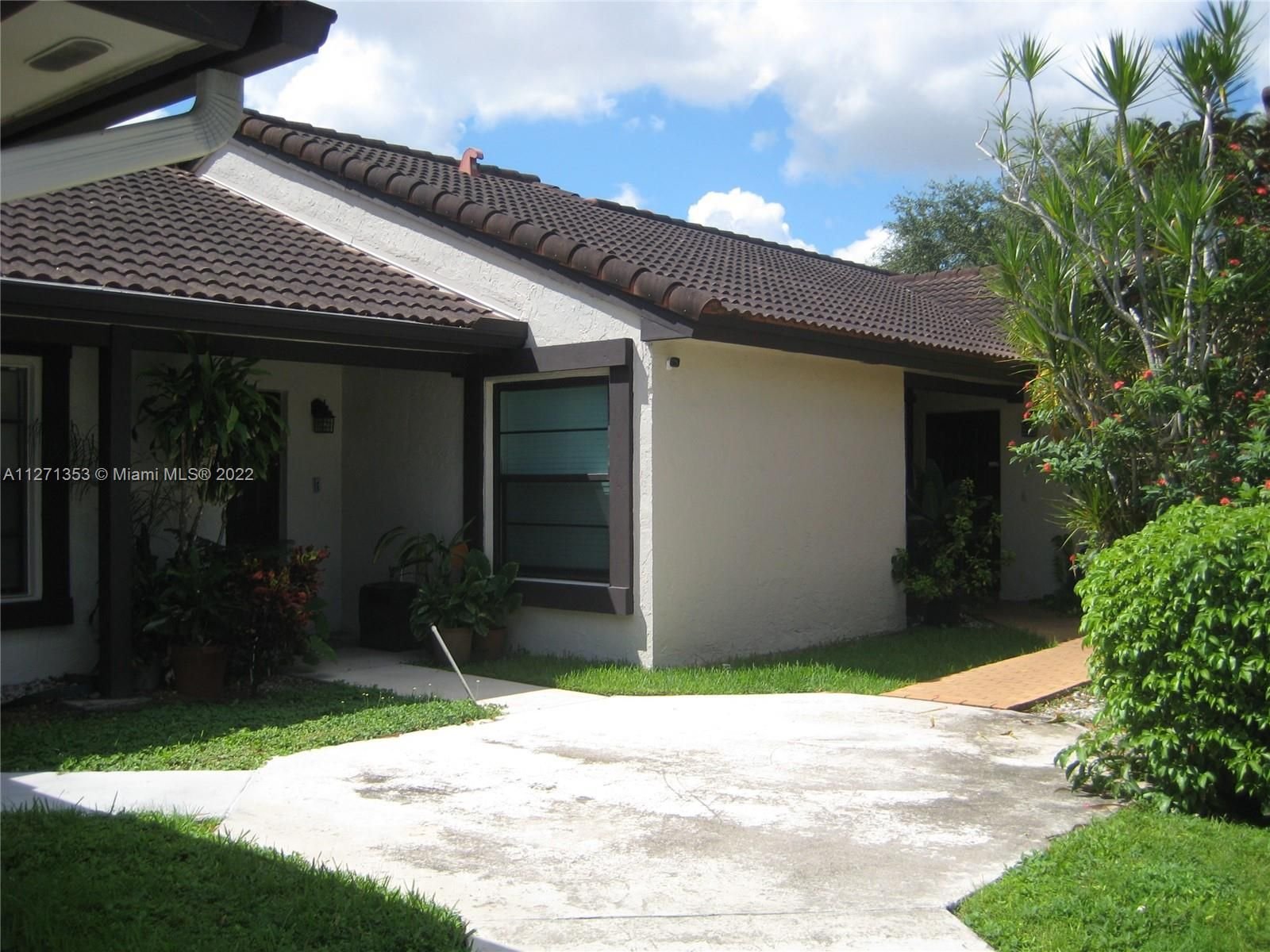 Real estate property located at 4850 149th Ct #15F, Miami-Dade County, Miami, FL
