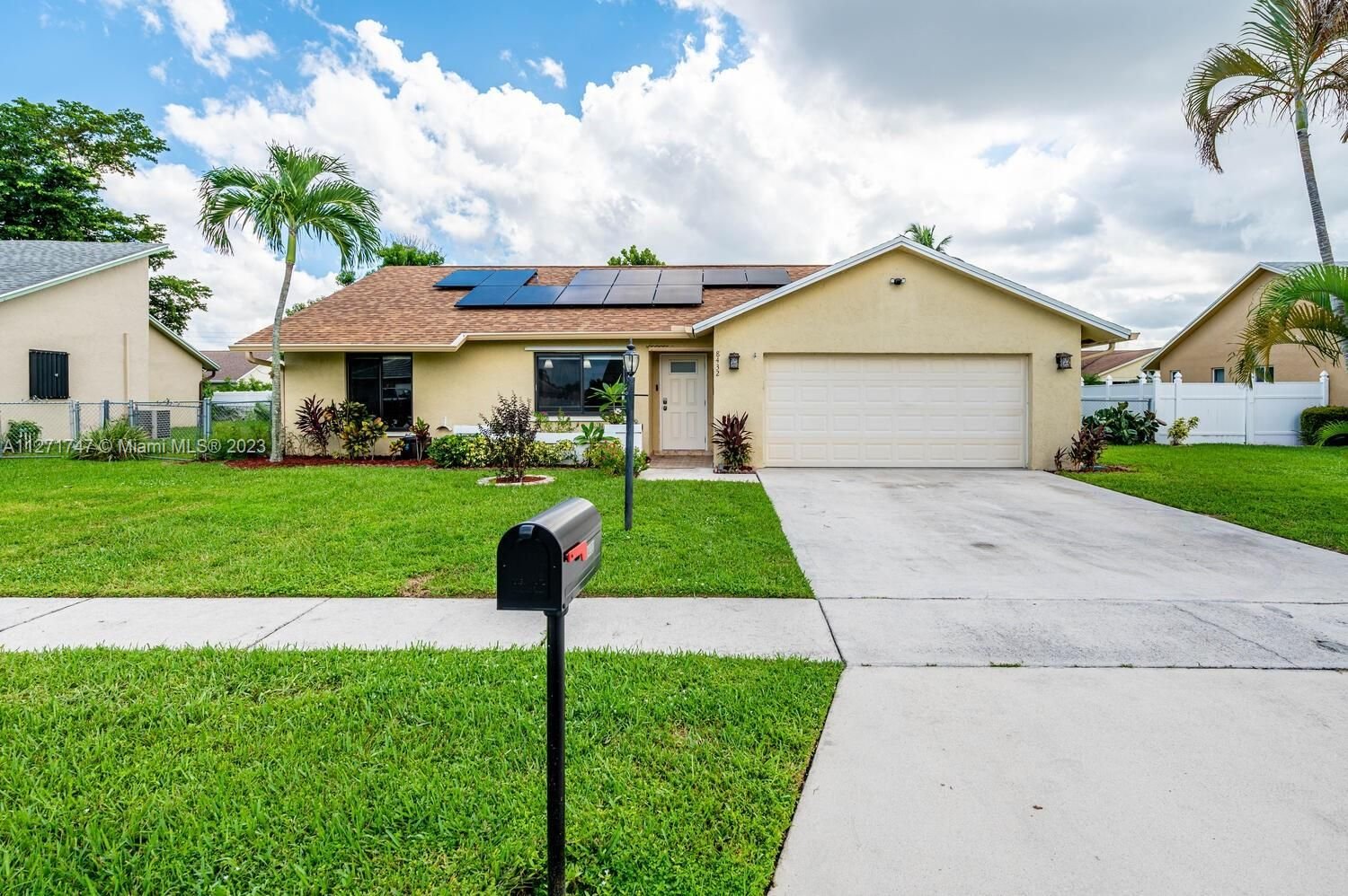 Real estate property located at 8432 Blue Cypress Dr, Palm Beach County, Lake Worth, FL