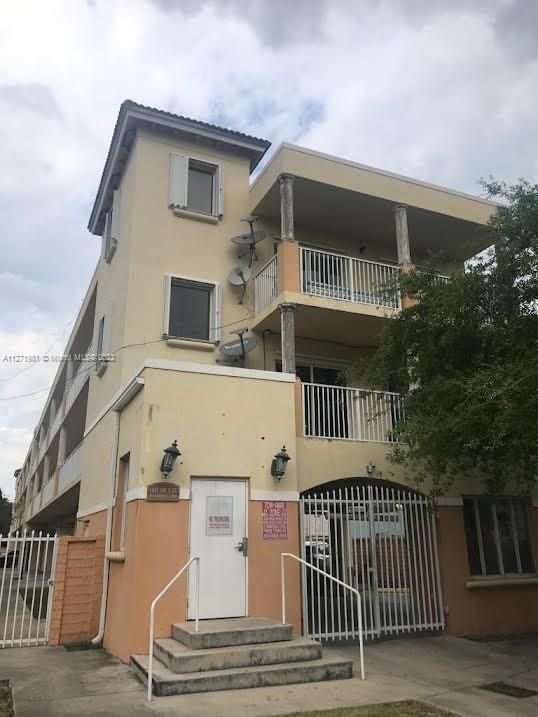 Real estate property located at 1453 3rd St #205, Miami-Dade County, Miami, FL