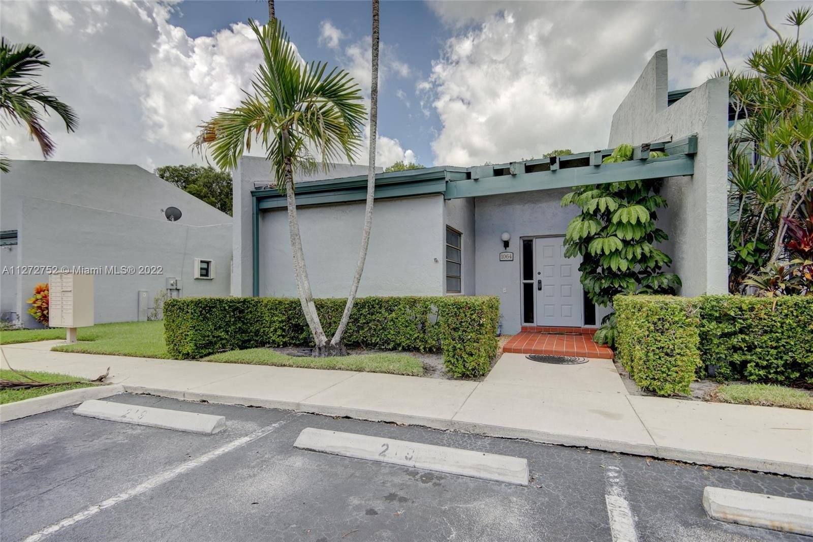 Real estate property located at 1064 97th Ave #219, Broward County, Pembroke Pines, FL