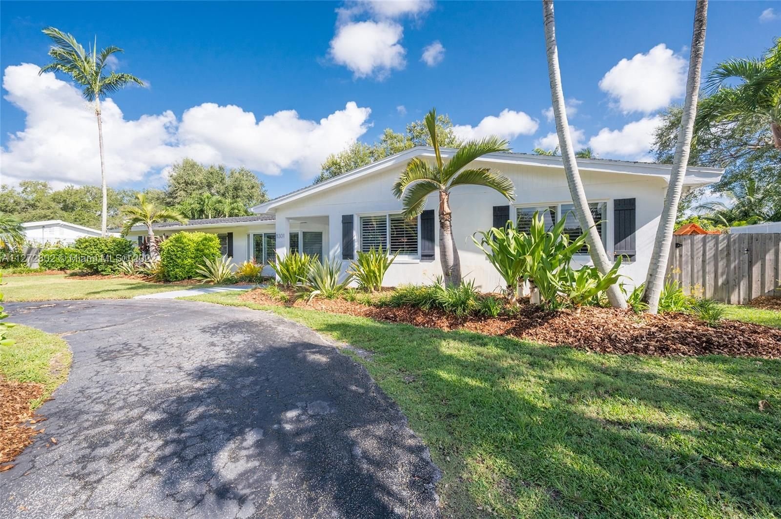 Real estate property located at 8301 165th Ter, Miami-Dade County, Palmetto Bay, FL