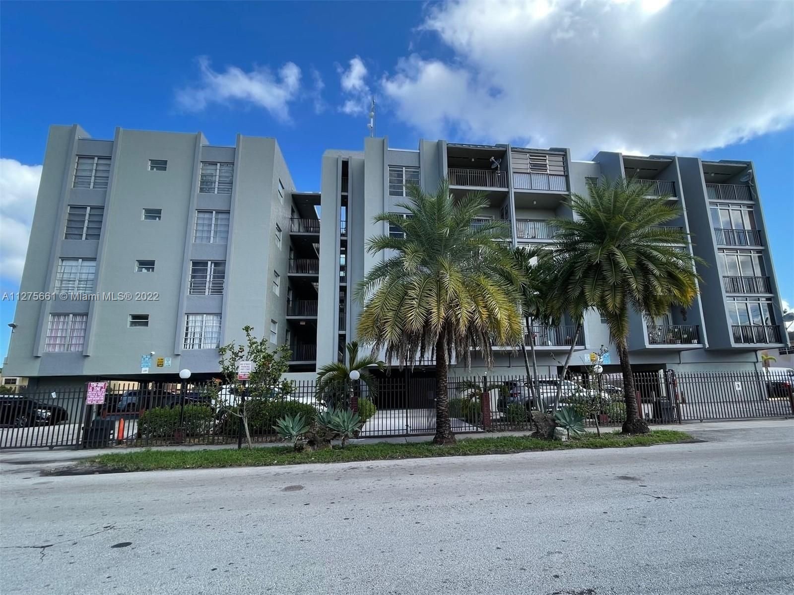 Real estate property located at 305 68th St #520, Miami-Dade County, Hialeah, FL