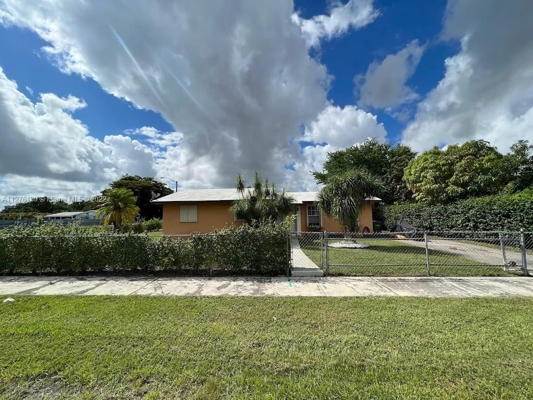 Real estate property located at 400 16th St, Miami-Dade County, Homestead, FL