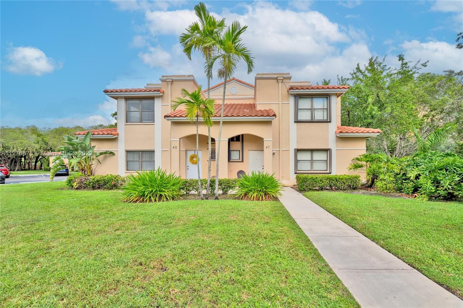 Real estate property located at 525 Racquet Club Rd #48, Broward County, Weston, FL