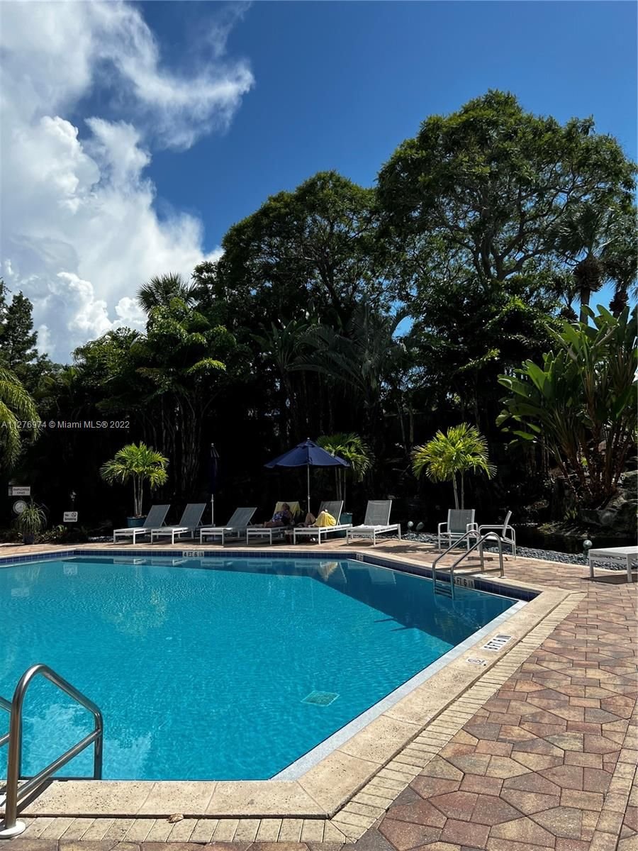 Real estate property located at 600 Neapolitan Way #335, Collier County, Naples, FL