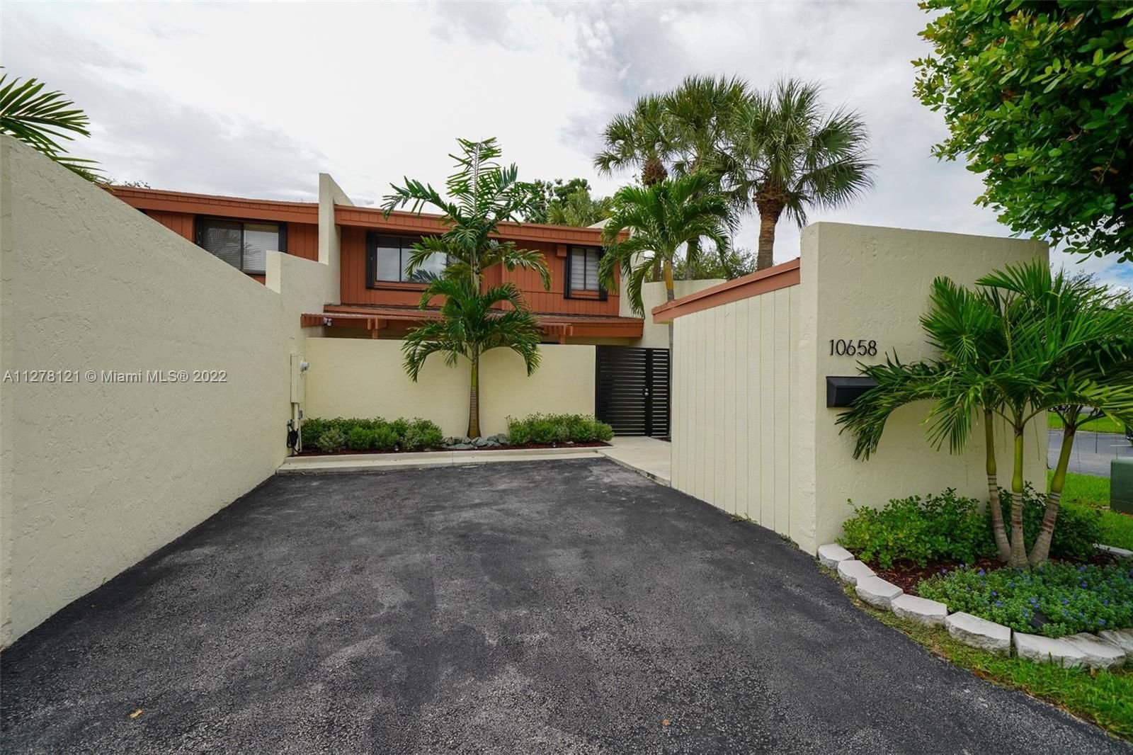 Real estate property located at 10658 76th Ter, Miami-Dade County, Miami, FL