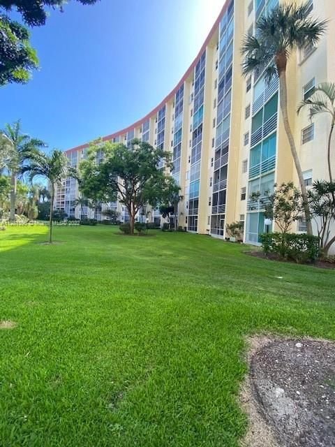 Real estate property located at 2731 14th St Cswy #101, Broward County, Pompano Beach, FL