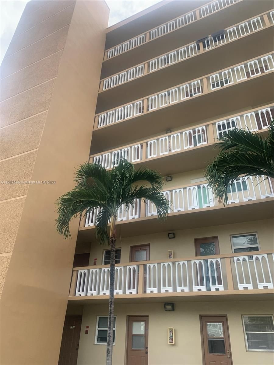 Real estate property located at 620 12th Ave #504, Broward County, Hallandale Beach, FL