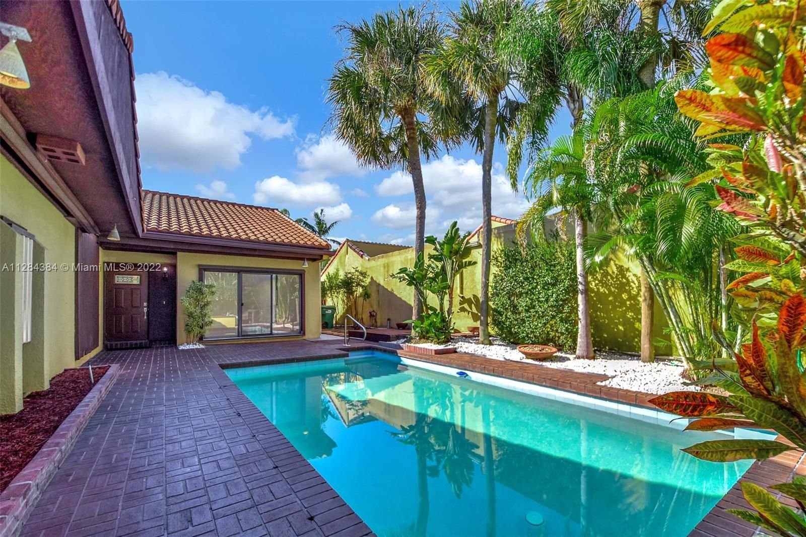 Real estate property located at 1034 204th Ter, Miami-Dade County, Miami, FL