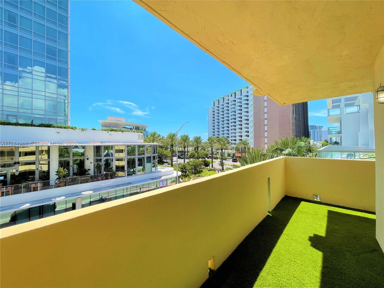 Real estate property located at 2924 Collins Ave #403, Miami-Dade County, OCEAN VIEW PLAZA CONDO, Miami Beach, FL