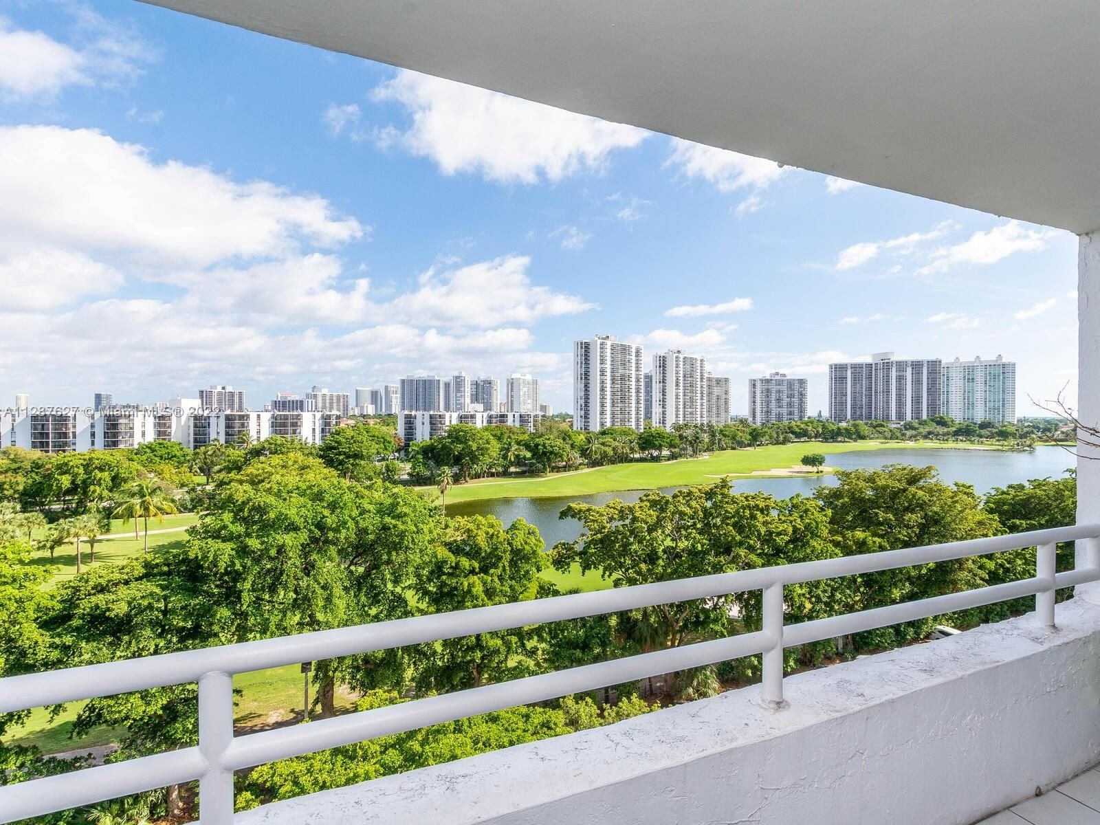 Real estate property located at 20225 34th Ct #819, Miami-Dade County, Aventura, FL