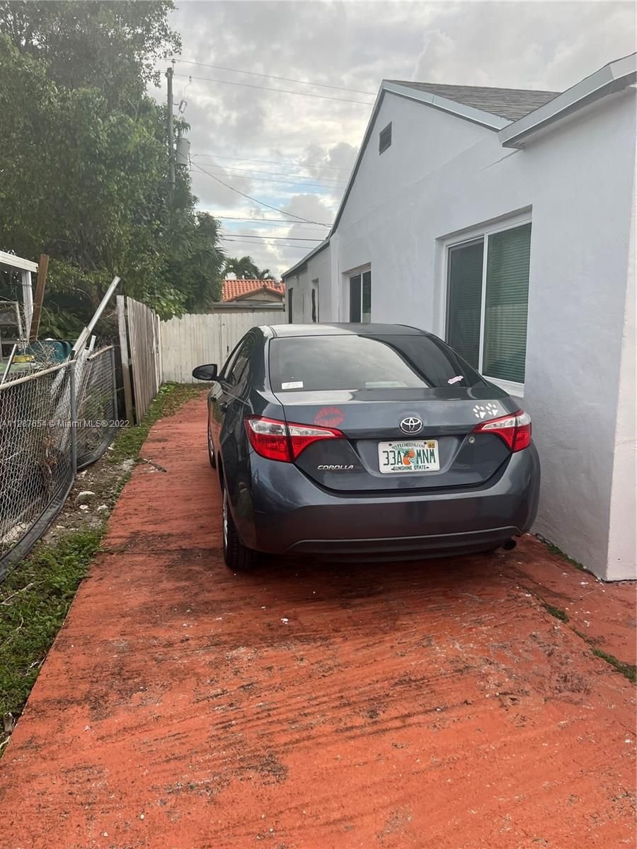 Real estate property located at 720 2nd Pl, Miami-Dade County, Hialeah, FL