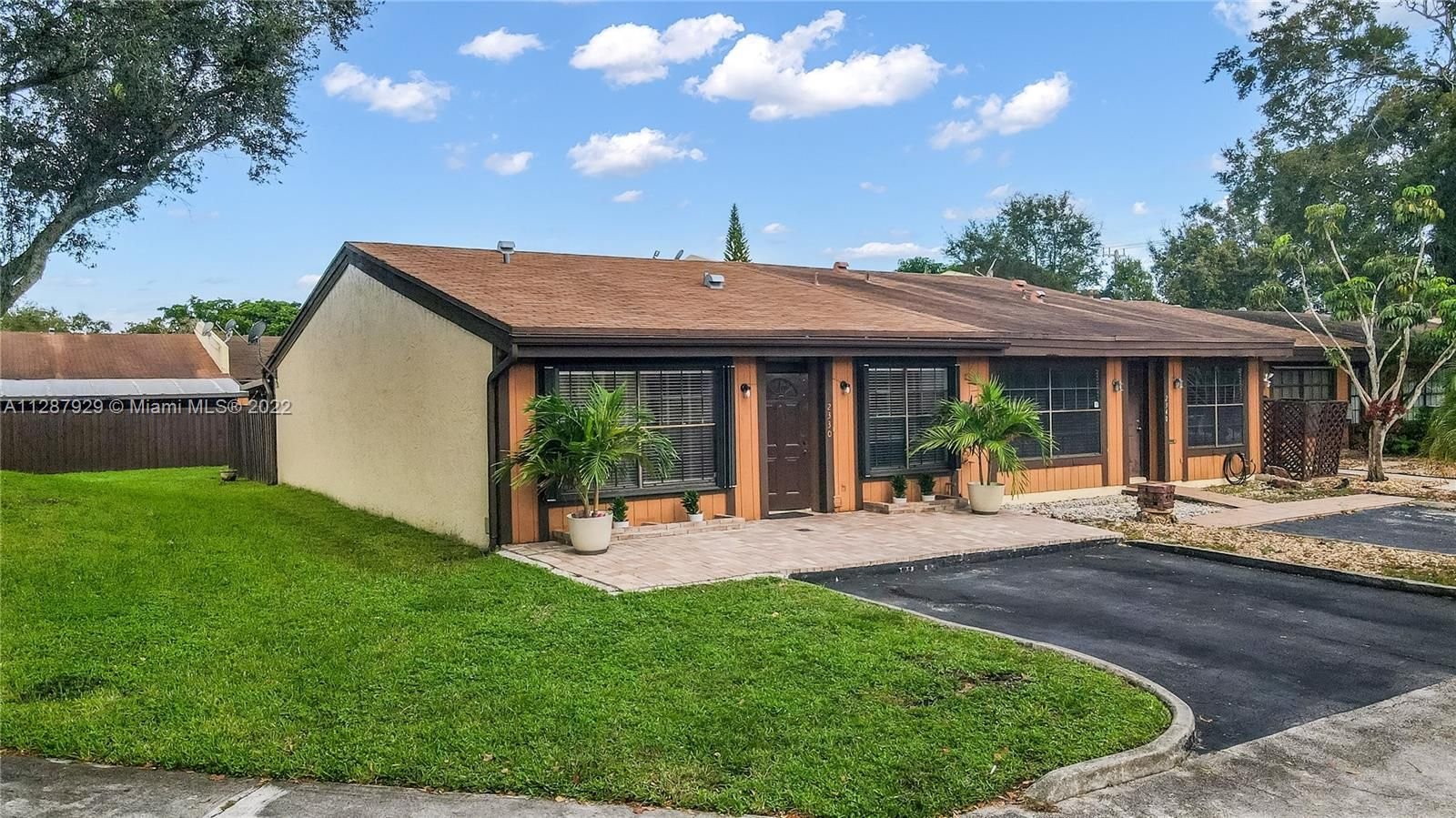 Real estate property located at 2330 Pine Needle Ct #2330, Broward County, Pembroke Pines, FL