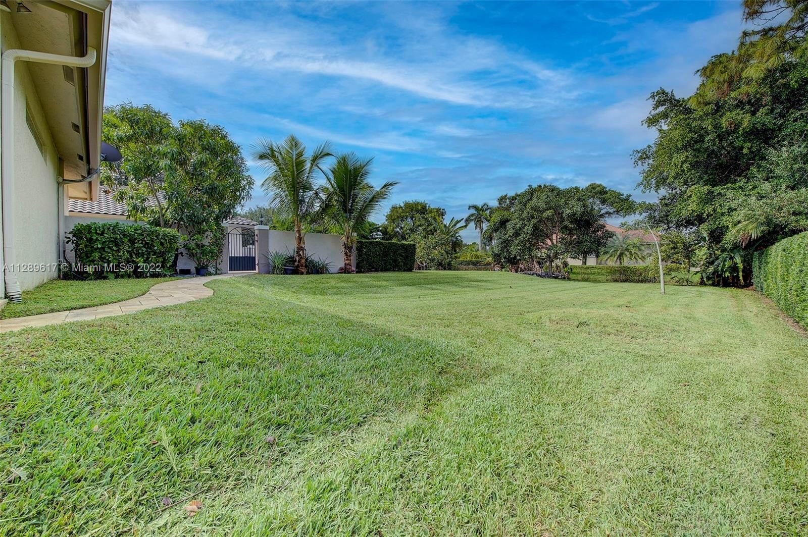 Real estate property located at 11251 7th St, Broward County, Plantation, FL