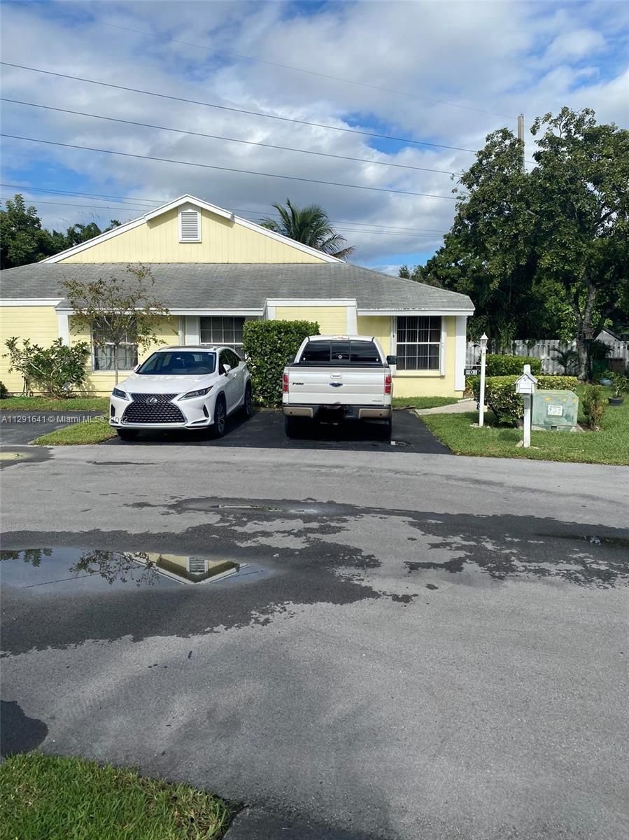 Real estate property located at 901 111th Way, Broward County, Davie, FL