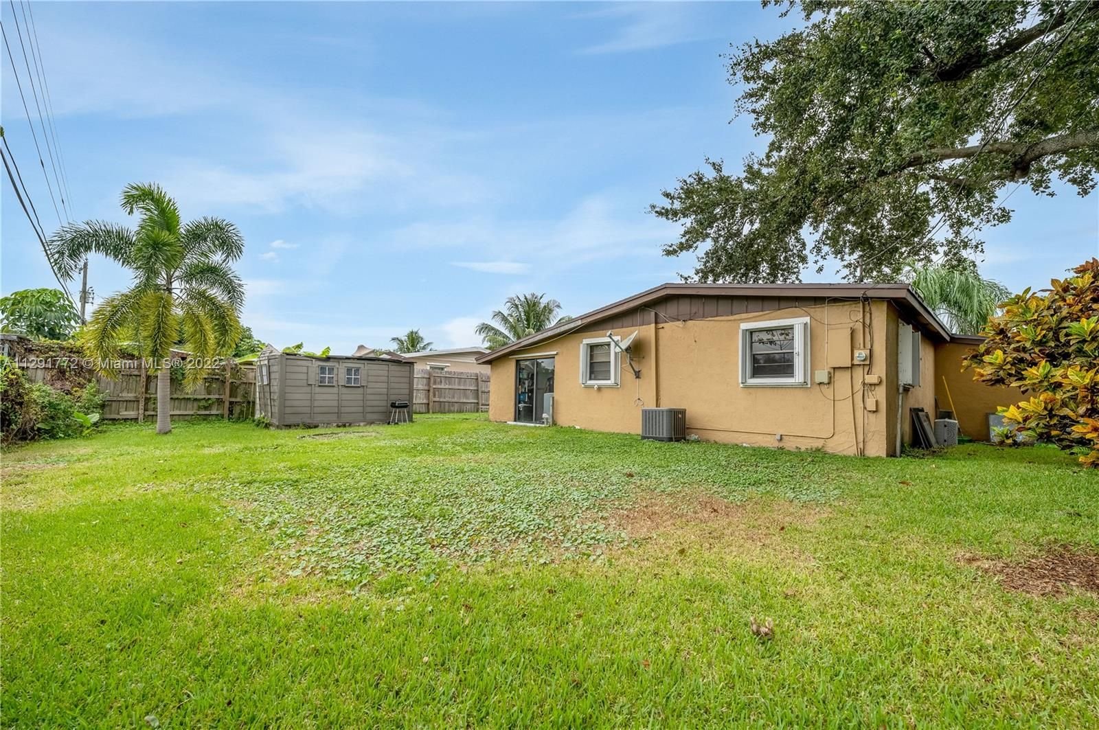 Real estate property located at 5630 37th St, Broward County, Davie, FL