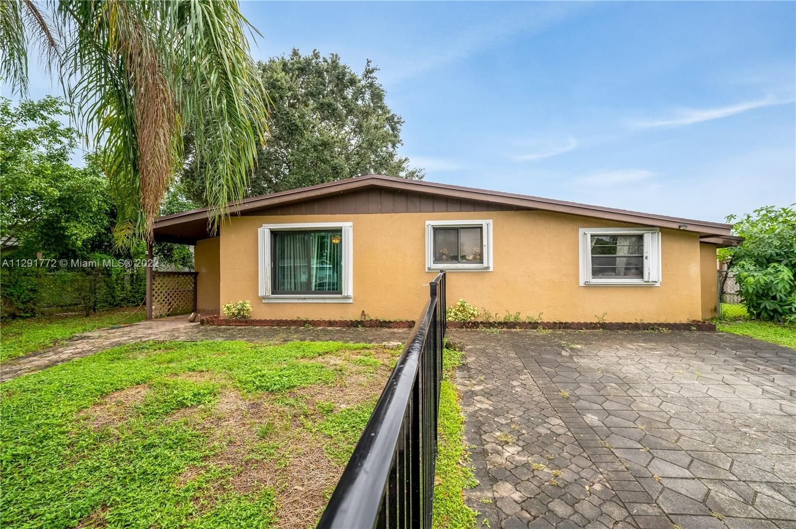 Real estate property located at 5630 37th St, Broward County, Davie, FL