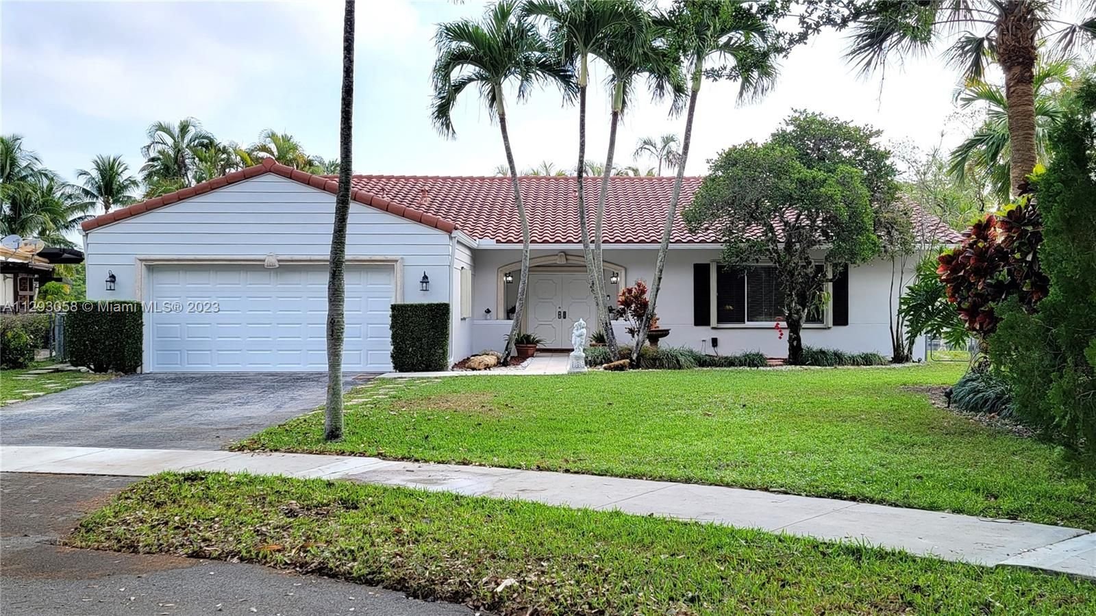 Real estate property located at 14759 Glencairn Rd, Miami-Dade County, Miami Lakes, FL