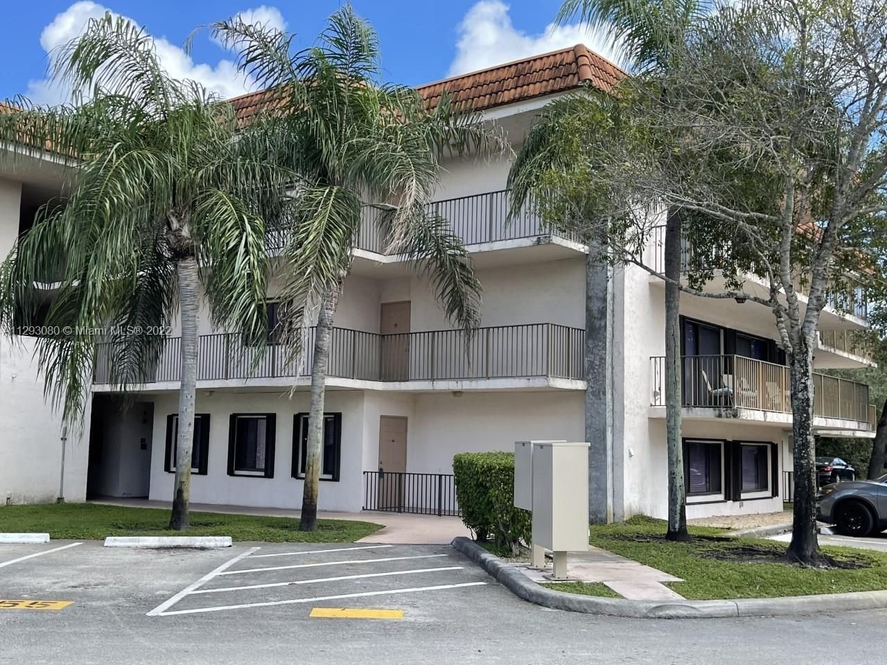 Real estate property located at 4725 62nd Ave #103, Broward County, Davie, FL