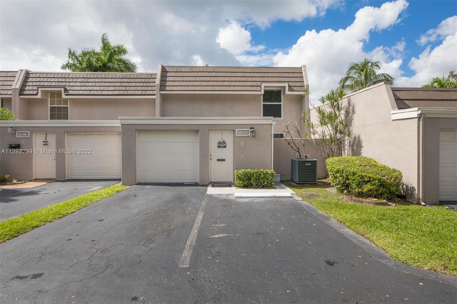 Real estate property located at 19620 Bobolink Dr #19620, Miami-Dade County, Hialeah, FL