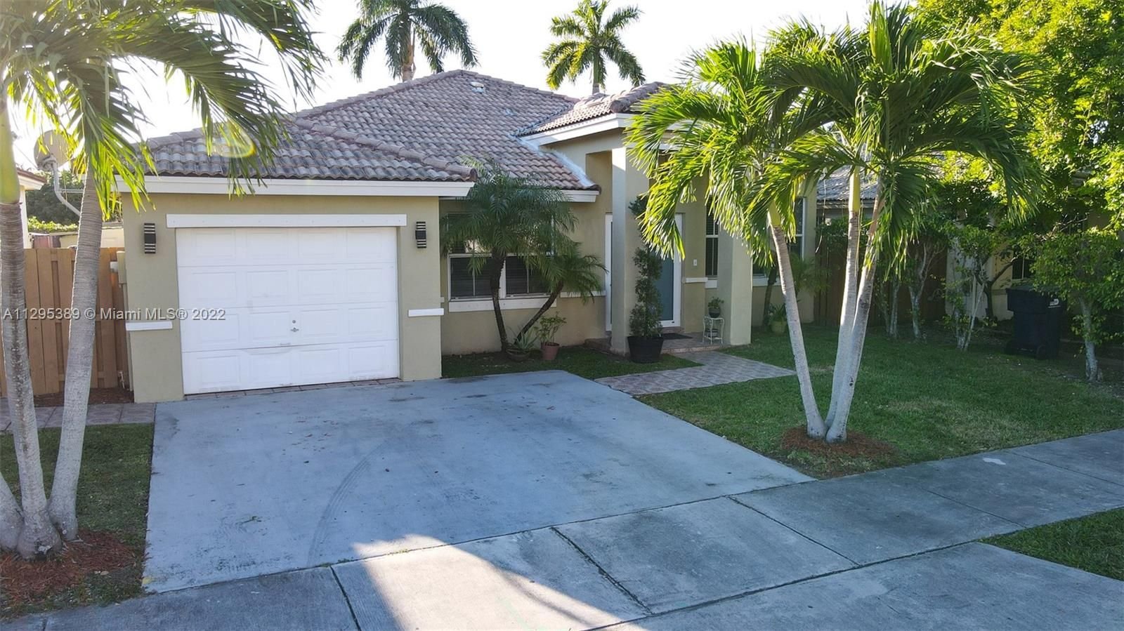Real estate property located at 8202 163rd Pl, Miami-Dade County, Miami, FL