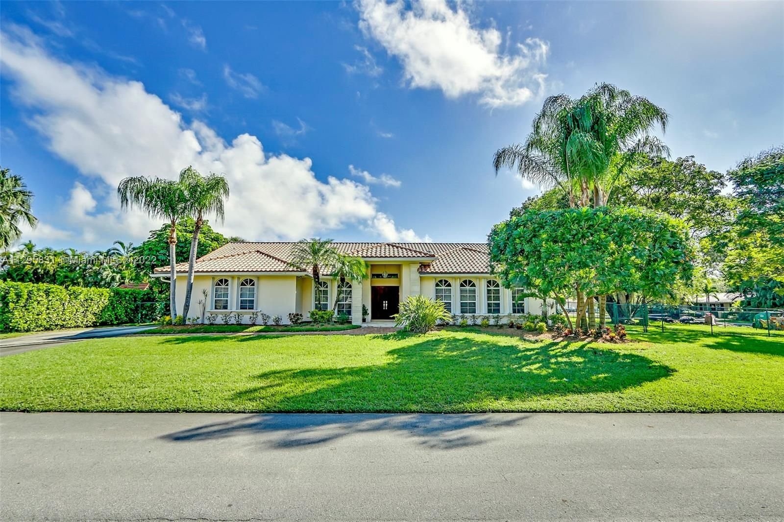Real estate property located at 15701 78th Ave, Miami-Dade County, Palmetto Bay, FL