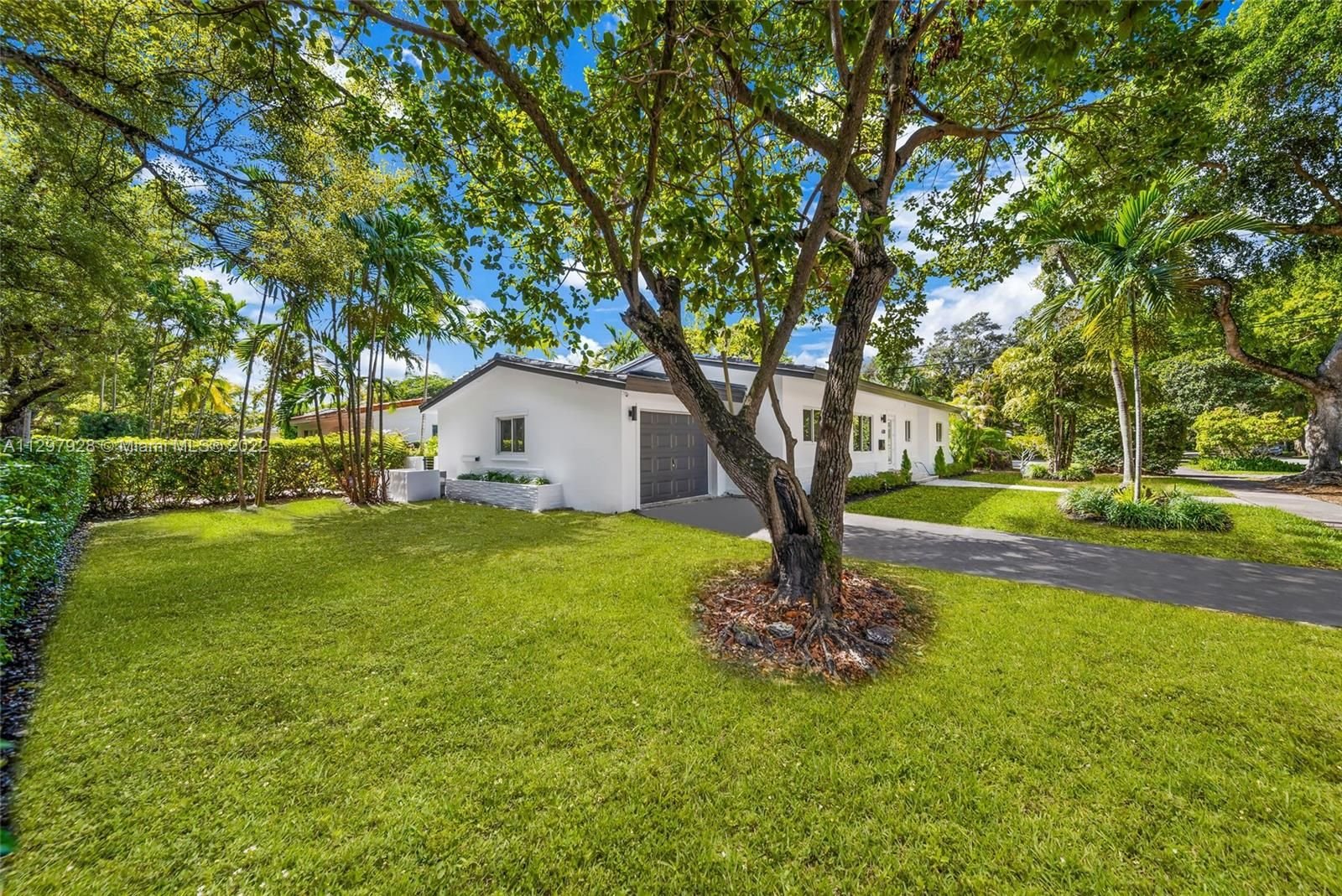 Real estate property located at 400 Sansovino Ave, Miami-Dade County, Coral Gables, FL