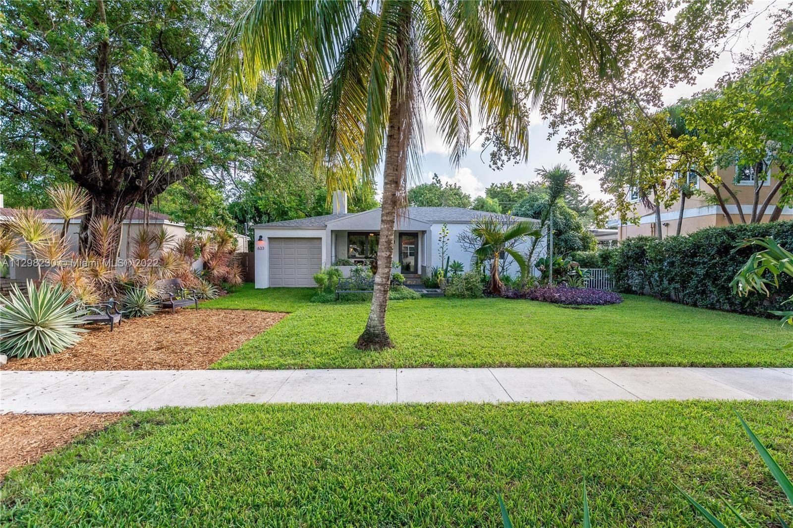 Real estate property located at 633 Mokena Dr, Miami-Dade County, Miami Springs, FL