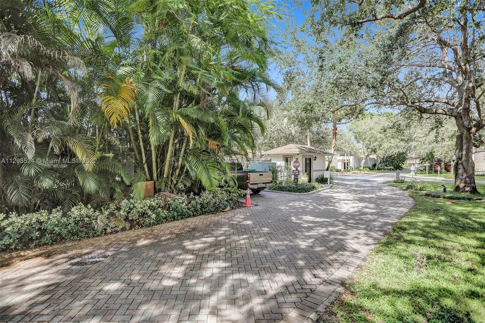 Real estate property located at 11836 79th Ter, Miami-Dade County, Miami, FL