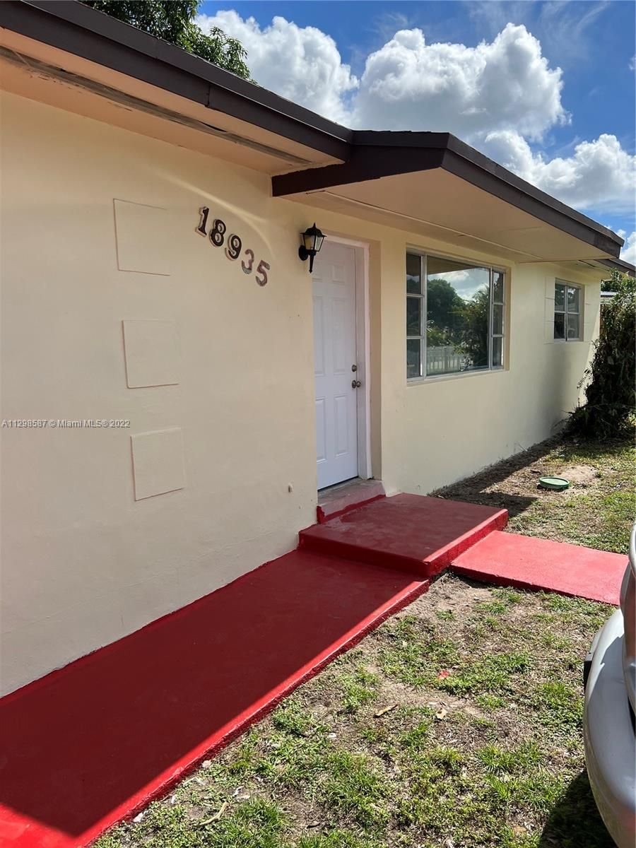 Real estate property located at 18935 42nd Pl, Miami-Dade County, Miami Gardens, FL