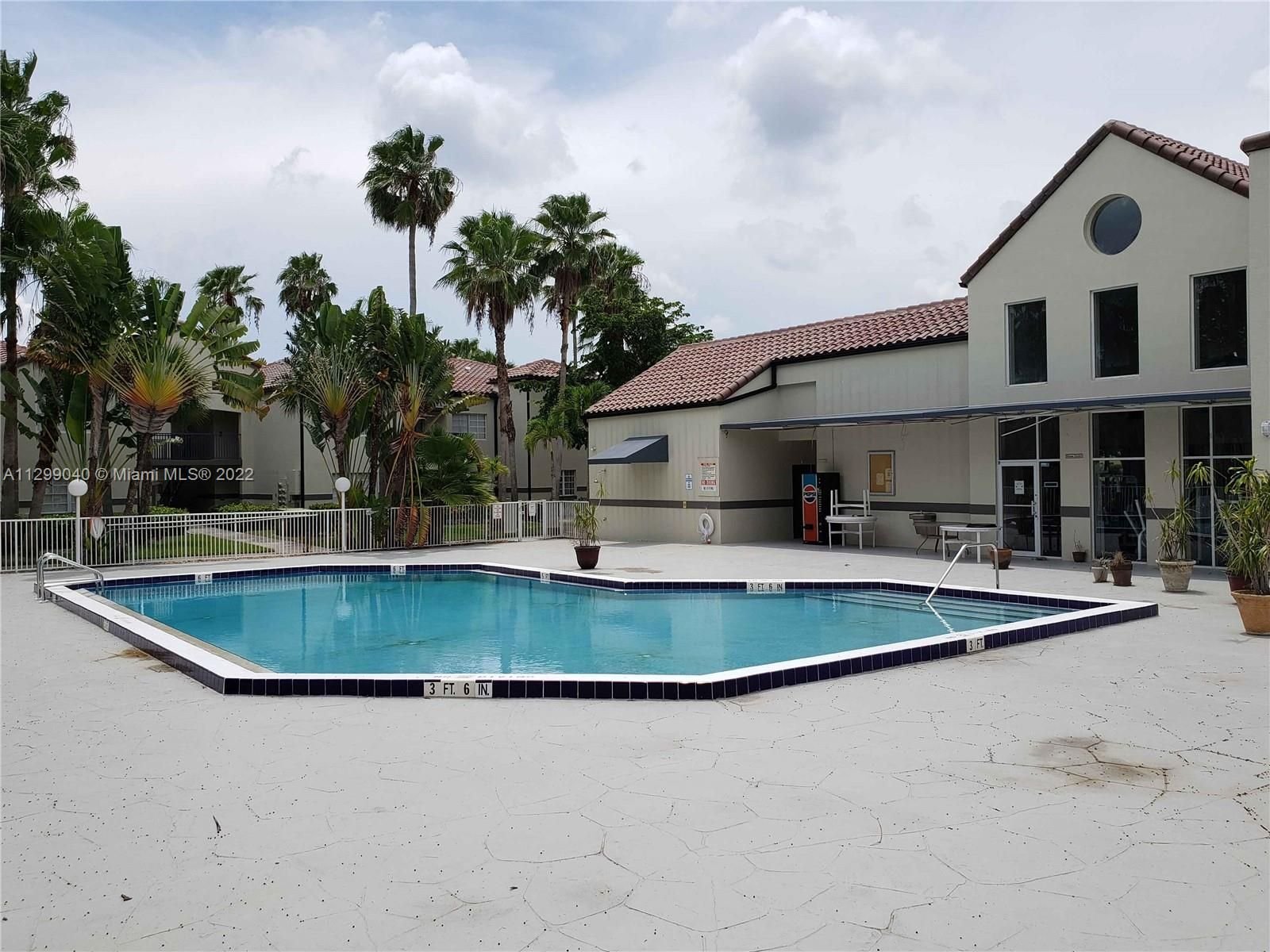 Real estate property located at 3417 Winkler Ave #611, Lee County, Fort Myers, FL