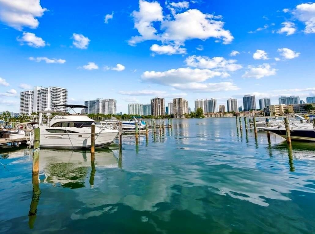 Real estate property located at 18021 Biscayne Blvd #1404, Miami-Dade County, Aventura, FL