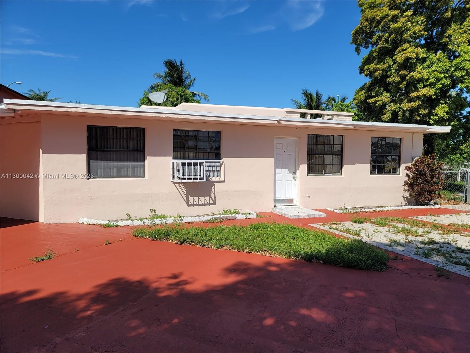 Real estate property located at 1120 Le Jeune Road, Miami-Dade County, Hialeah, FL