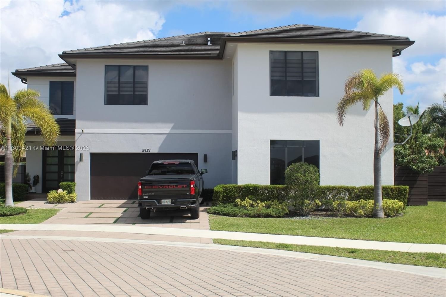 Real estate property located at 9121 161st Ter, Miami-Dade County, Miami Lakes, FL