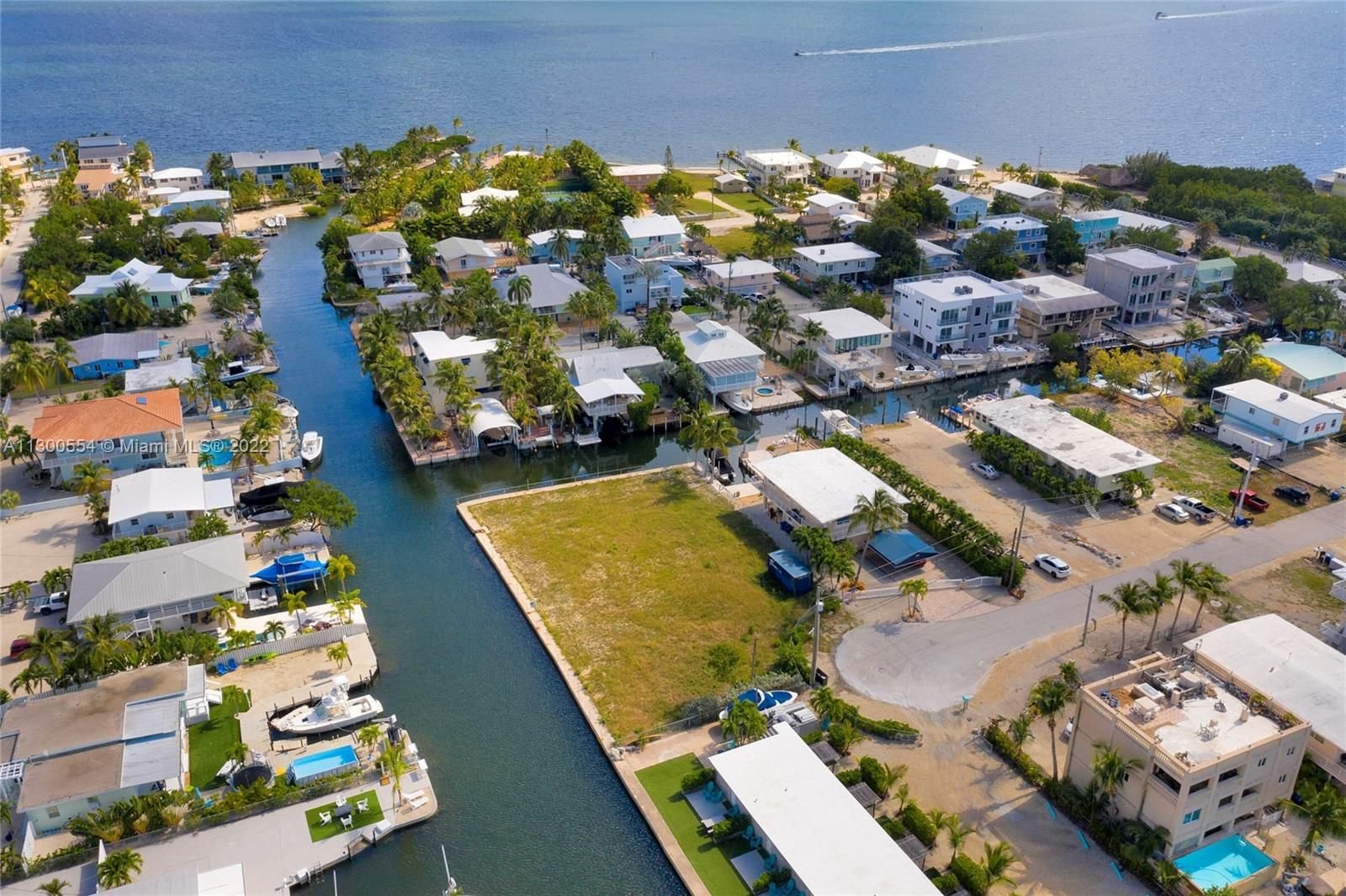 Real estate property located at 301 Buttonwood Cir, Monroe County, Key Largo, FL