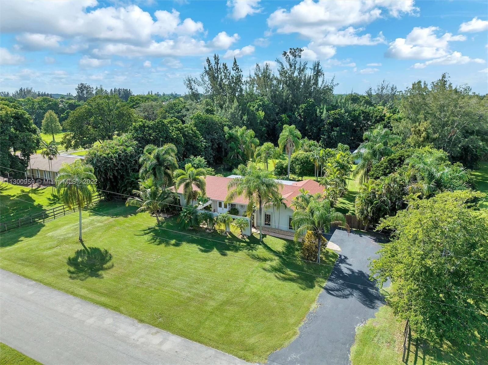 Real estate property located at 5015 195th Ter, Broward County, Southwest Ranches, FL