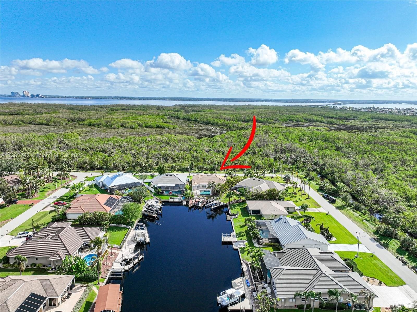 Real estate property located at 2114 21st Ct, Lee County, Cape Coral, FL