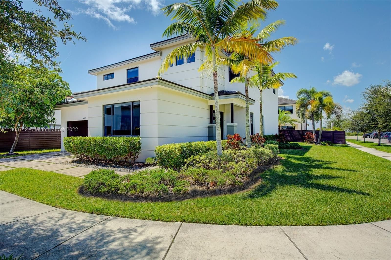Real estate property located at 13624 161st Ct, Miami-Dade County, Miami, FL