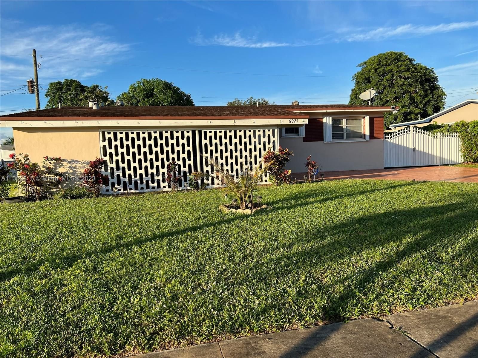 Real estate property located at 6921 4th St, Broward County, Pembroke Pines, FL