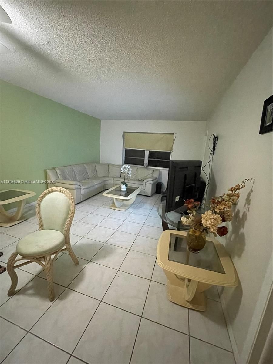 Real estate property located at 351 Cambridge Rd #304, Broward County, Hollywood, FL