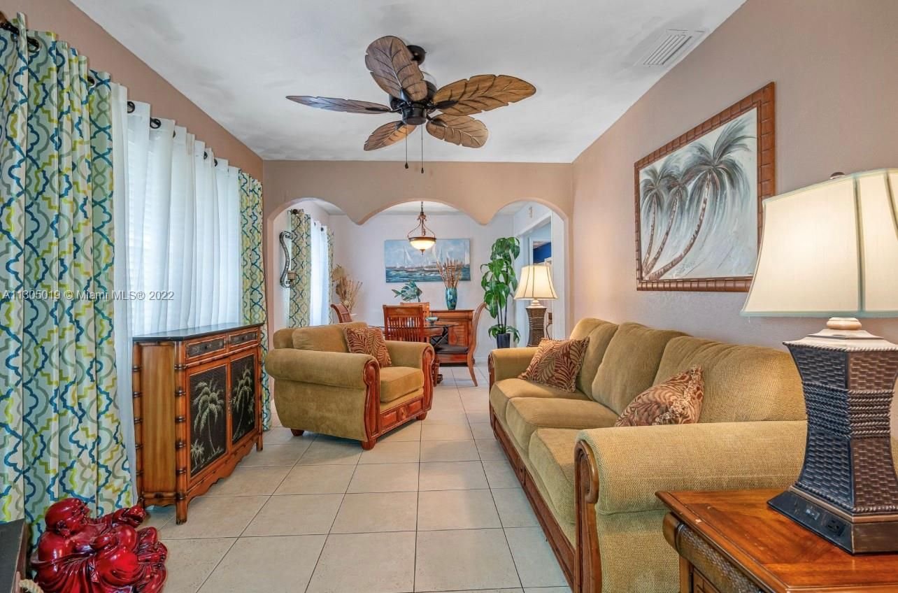 Real estate property located at 8327 Terracewood Cir, Hillsborough County, Tampa, FL