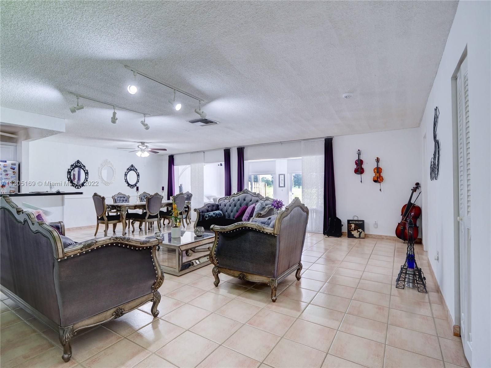 Real estate property located at 18905 Oakland Hills Dr #18905, Miami-Dade County, Hialeah, FL