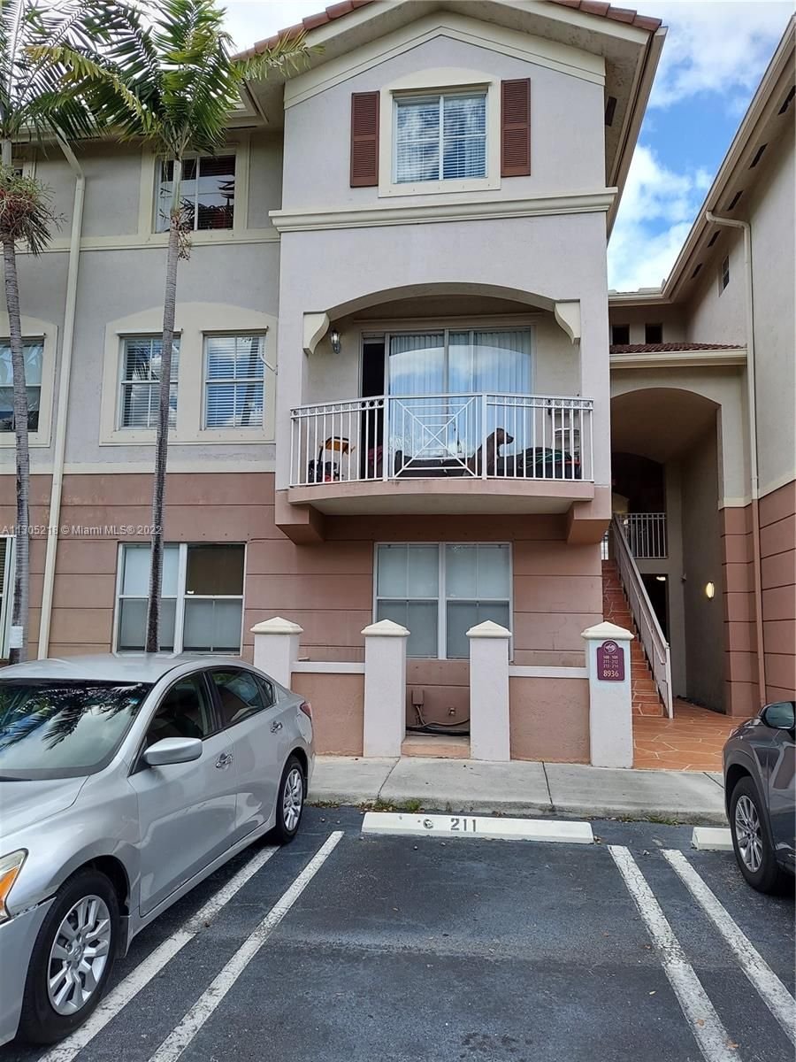 Real estate property located at 8936 Flagler St #214, Miami-Dade County, Miami, FL