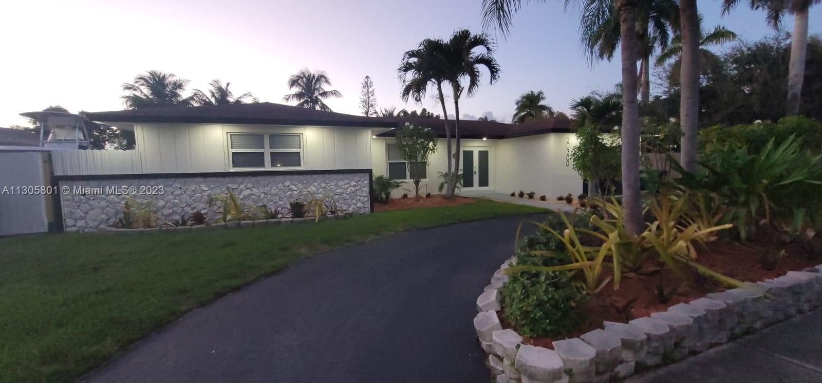 Real estate property located at 20300 83rd Ave, Miami-Dade County, Cutler Bay, FL